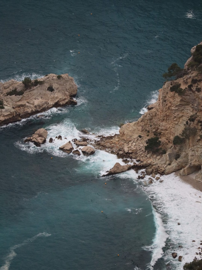 costa rocciosa di marsiglia